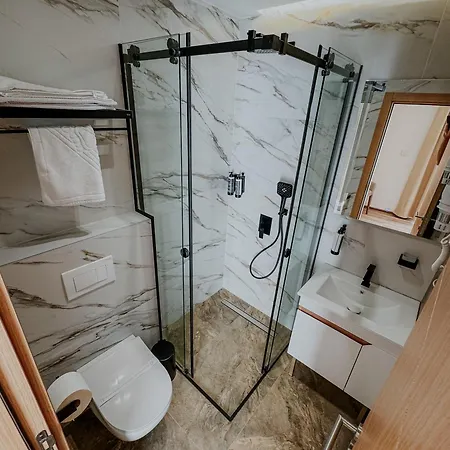 Iskra House - Sobe I Apart Otel *