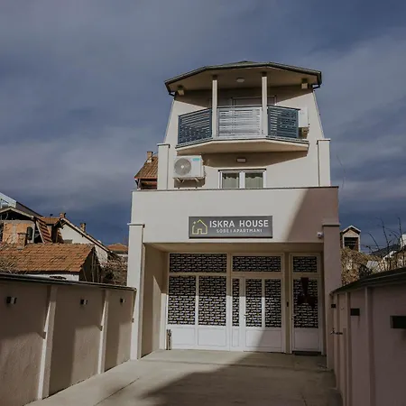 Iskra House - Sobe I Apart Otel Vlasotince