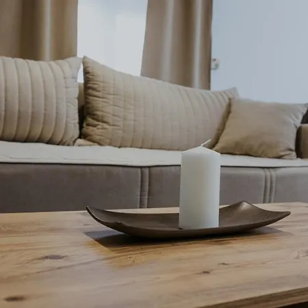 Iskra House - Sobe I Apart Otel Vlasotince