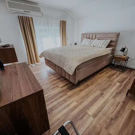 Apart Otel Iskra House - Sobe I *