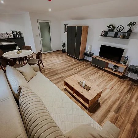 Iskra House - Sobe I Apart Otel *