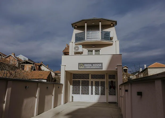 Iskra House - Sobe I Hotel apartamentowy Vlasotince