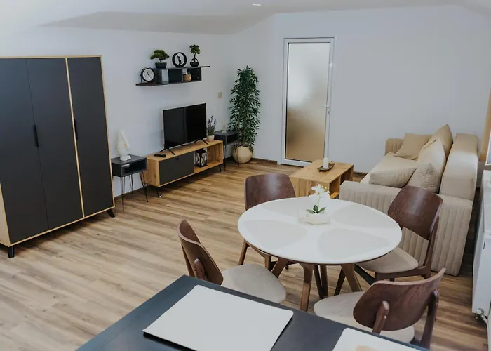 Iskra House - Sobe I Aparthotel Vlasotince