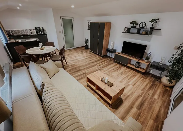 Iskra House - Sobe I Hotel apartamentowy *